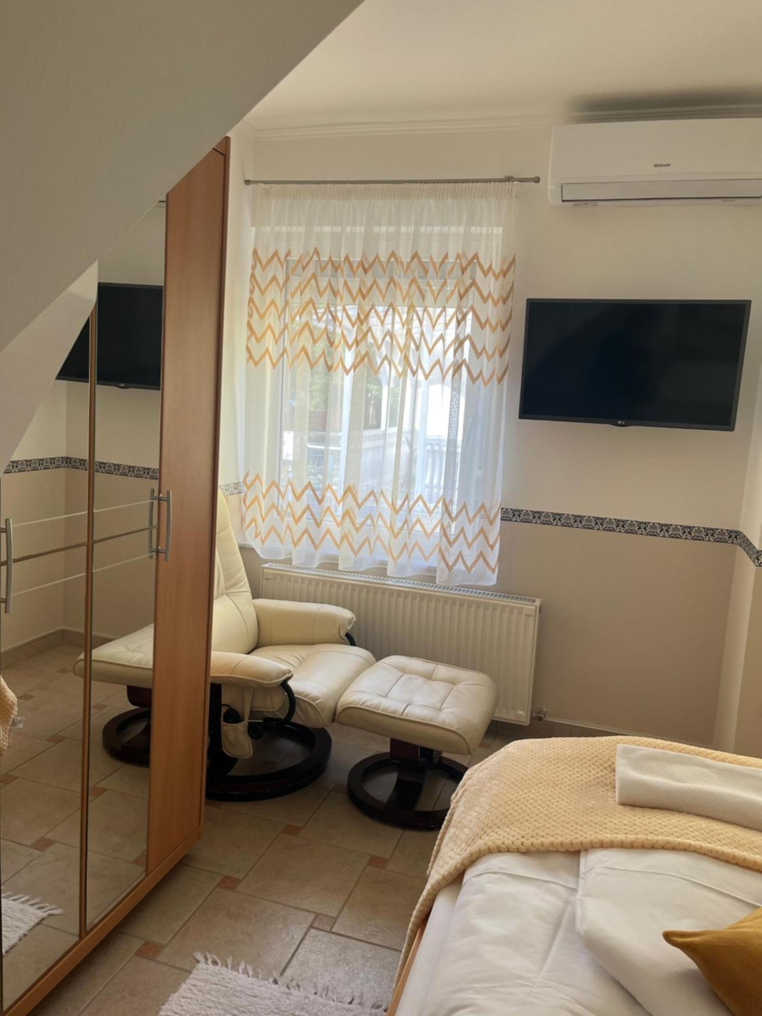 Reka Apartmanhaz Buk Ngoại thất bức ảnh
