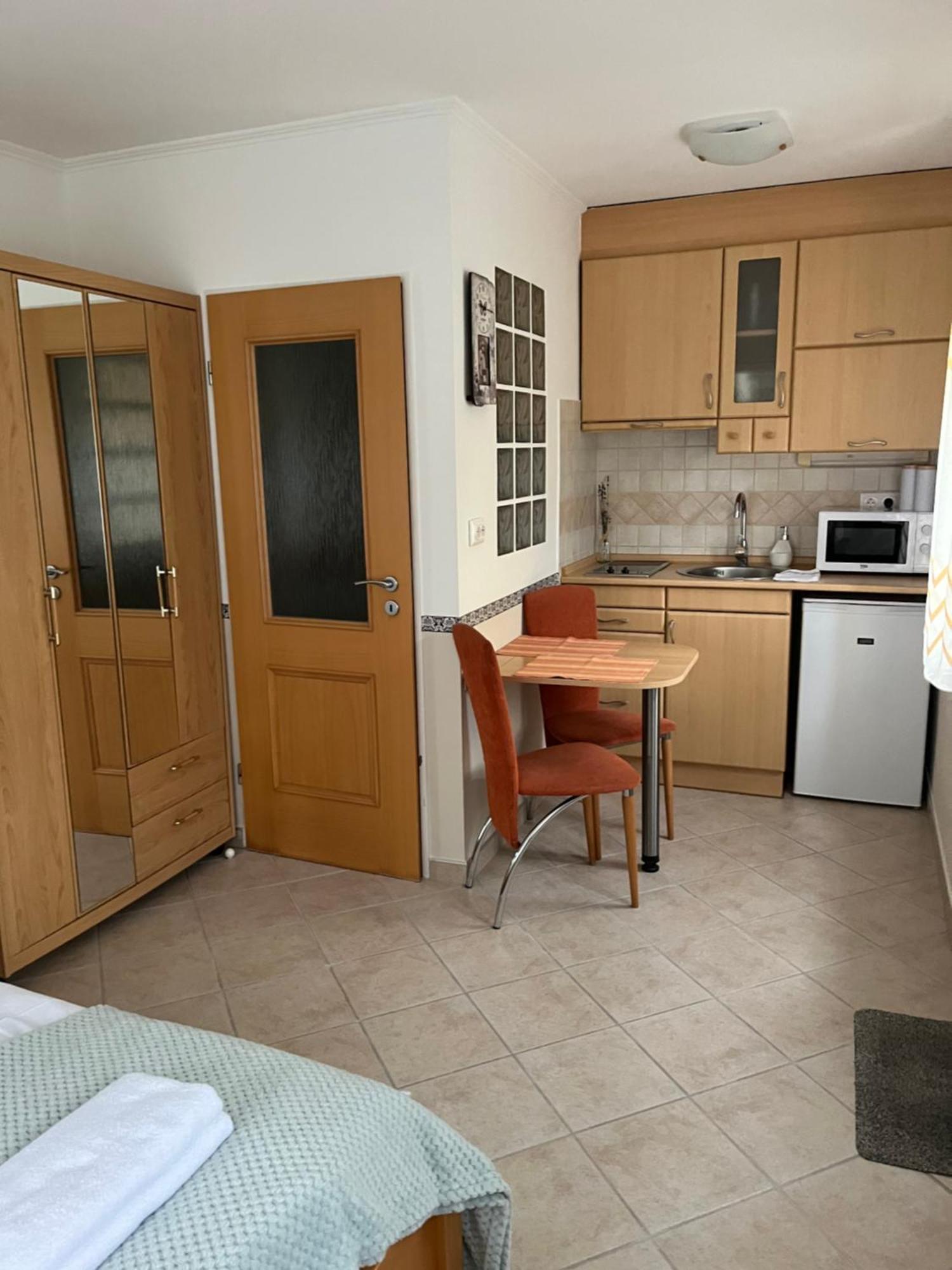 Reka Apartmanhaz Buk Ngoại thất bức ảnh