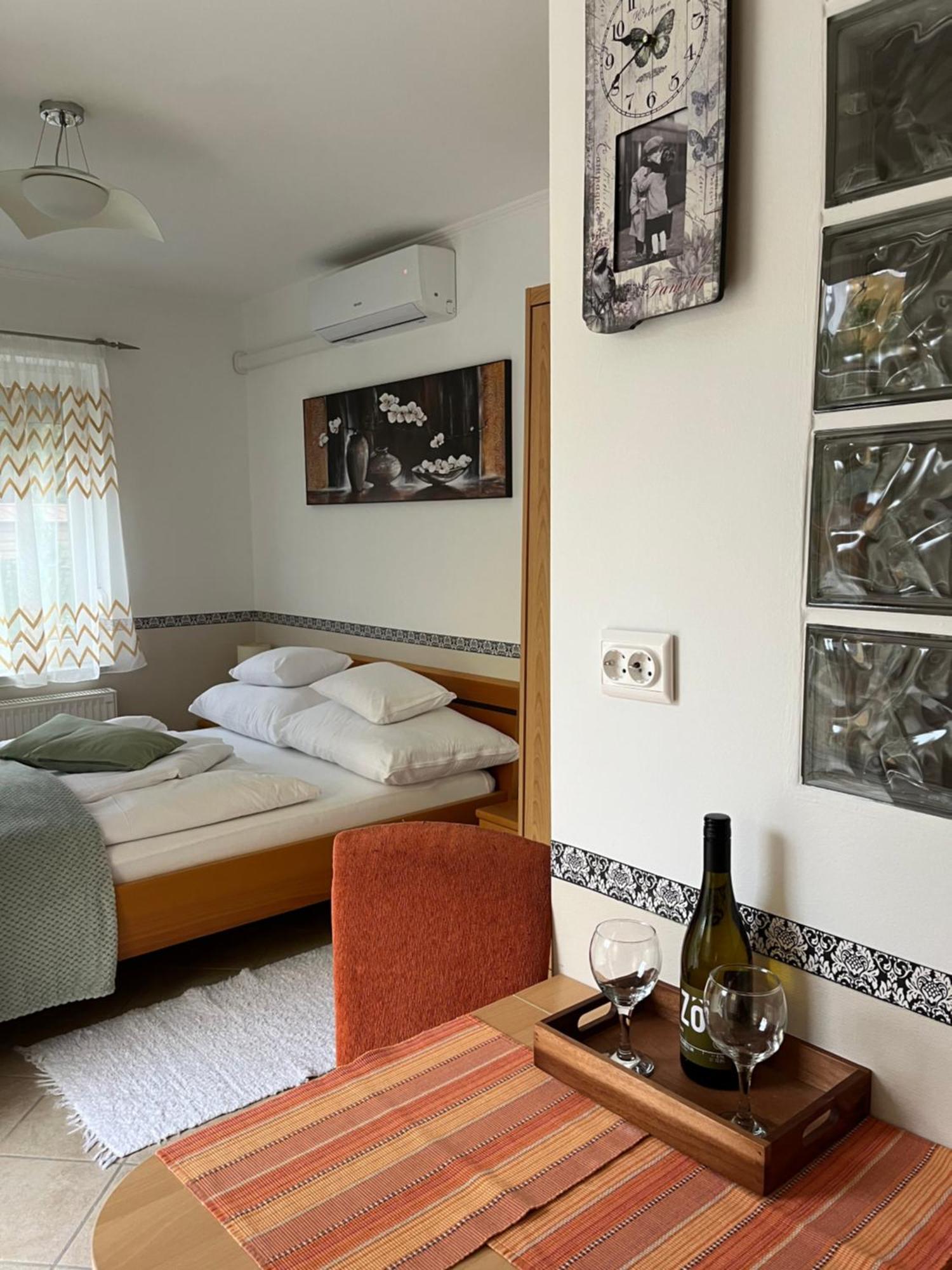 Reka Apartmanhaz Buk Ngoại thất bức ảnh