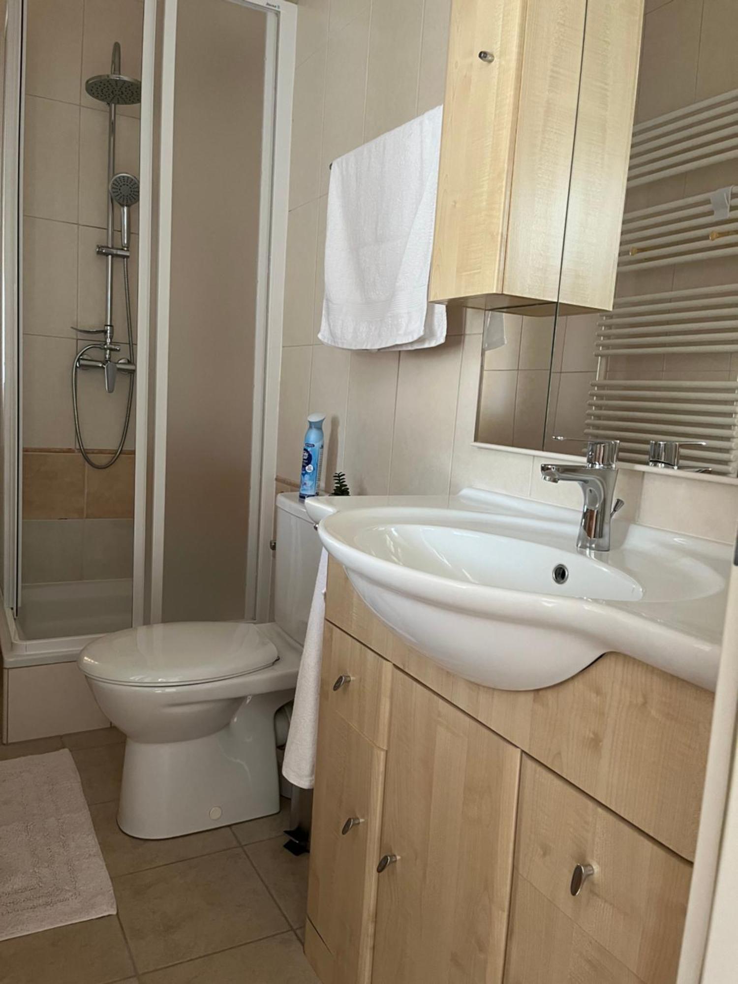 Reka Apartmanhaz Buk Ngoại thất bức ảnh