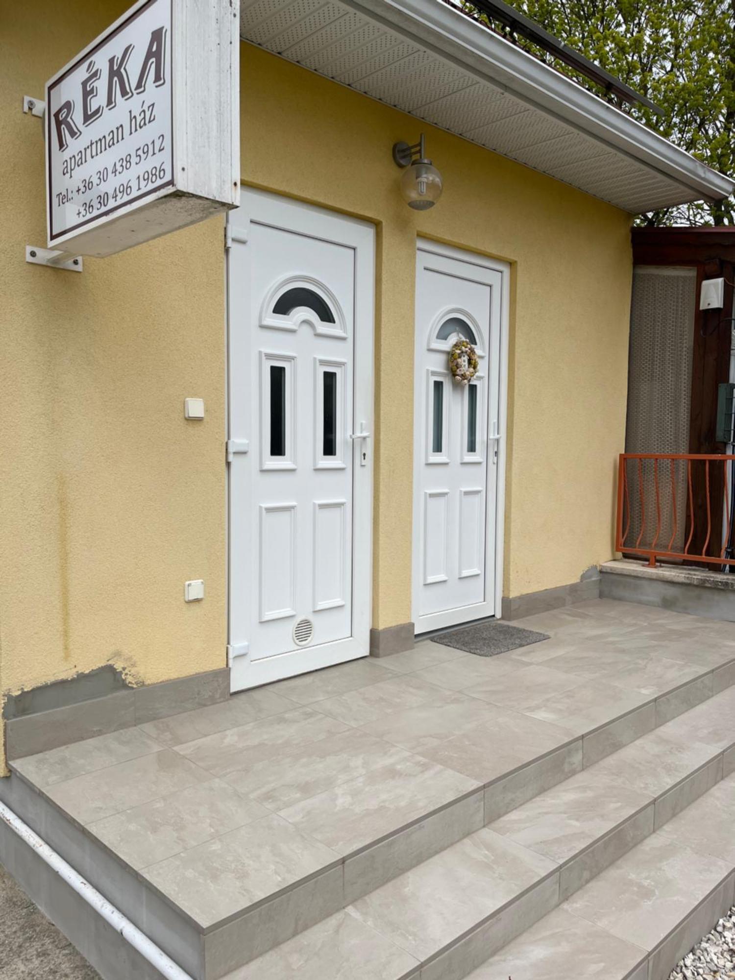 Reka Apartmanhaz Buk Ngoại thất bức ảnh