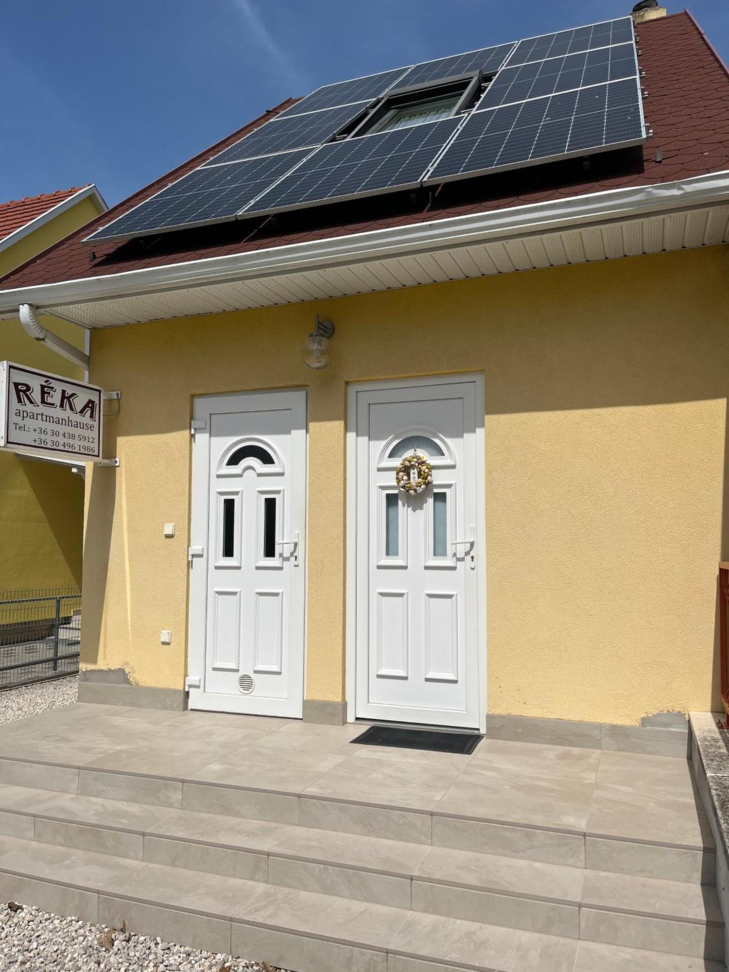 Reka Apartmanhaz Buk Ngoại thất bức ảnh