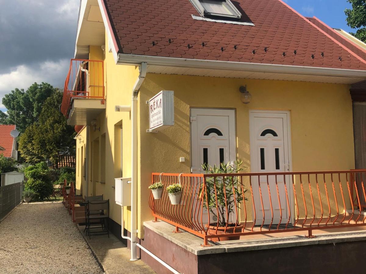 Reka Apartmanhaz Buk Ngoại thất bức ảnh